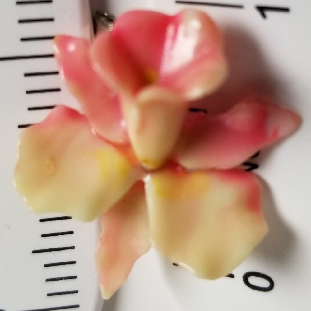 ✅Vintage acrylic orchid pin brooch with silver tone metal